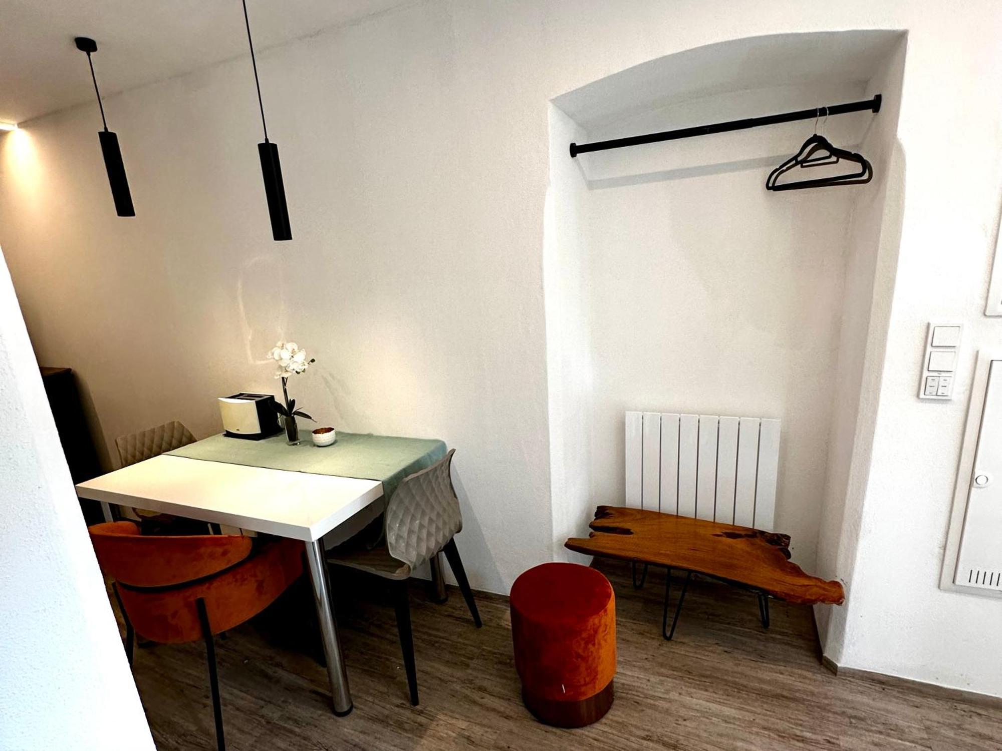 Beefree Cozy Mini Loft35 I Free Parking I Bus Stop Apartment *